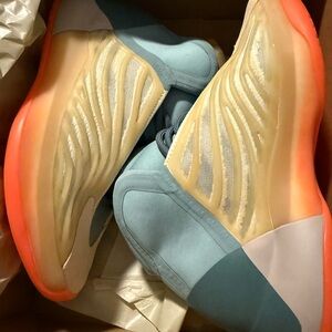 adidas YZY QNTM Box with Black Text